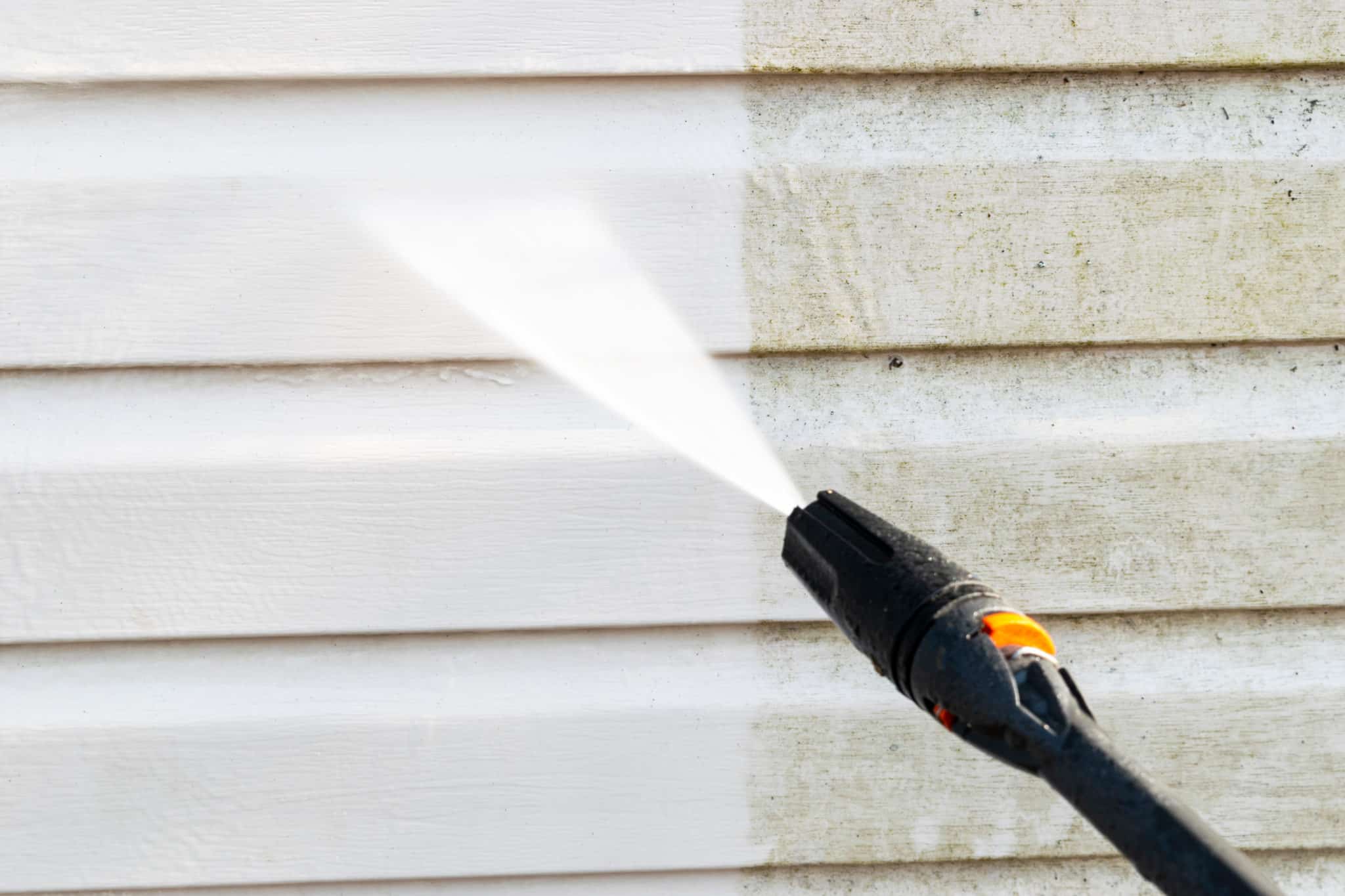 What’s the Difference Between Soft Wash and Pressure Washing?